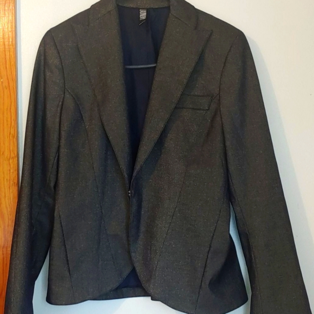 Gorgeous NWOT LAUNDRY by Shelli Segal blazer!!!